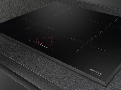 Индукционная варочная панель Smeg SI4642B