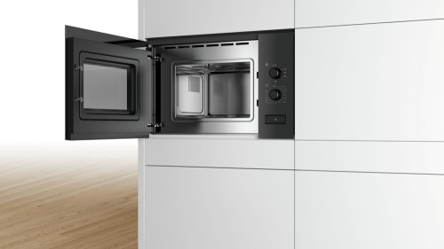 Встраиваемая микроволновая печь Bosch BFL520MB0