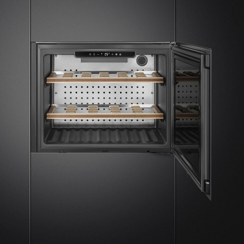 Холодильный шкаф для вина Smeg CVI121B3