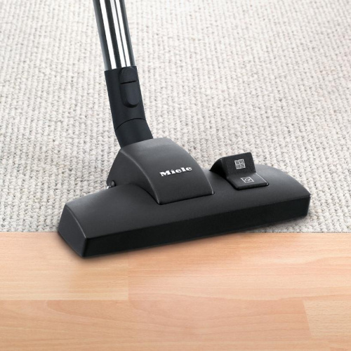 Пылесос Miele SKRR3 Blizzard CX1 Red PowerLine манговый красный