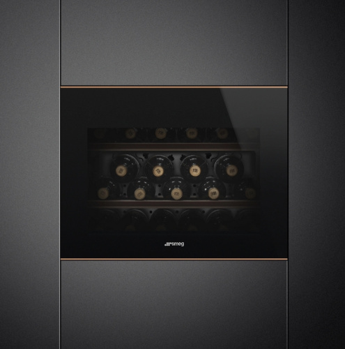 Холодильный шкаф для вина Smeg CVI621NR3