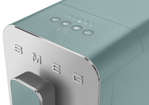 Автоматическая кофемашина Smeg BCC02EGMEU