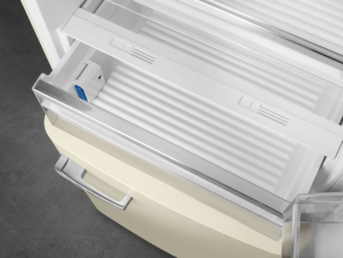 Холодильник Smeg FAB38RCR5