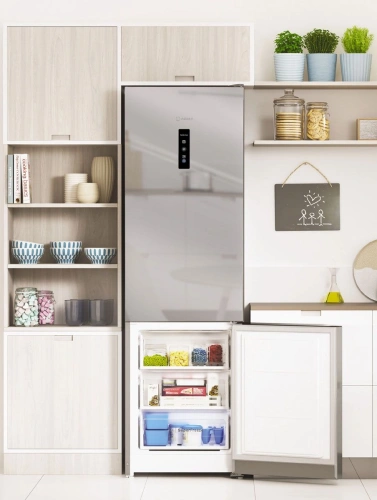 Холодильник Indesit ITS 5200 XB