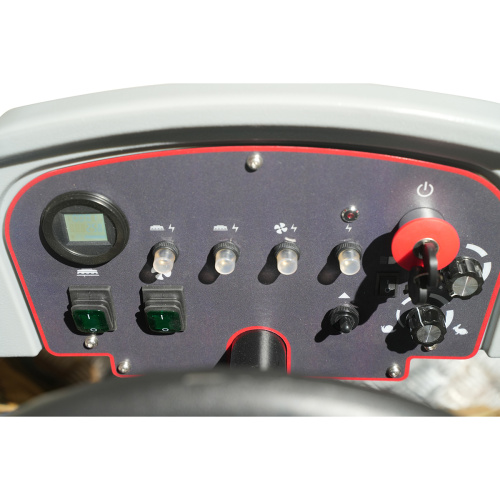 Поломоечная машина аккумуляторная с сиденьем EVOline SDB 860 T