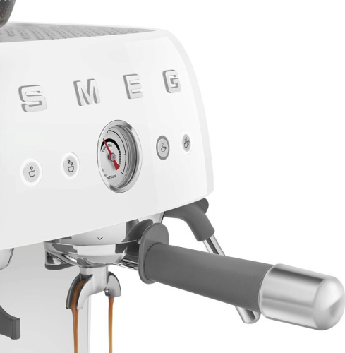 Кофемашина-эспрессо Smeg EGF03WHEU