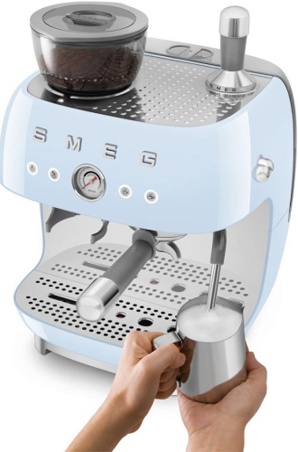Кофемашина-эспрессо Smeg EGF03PBEU