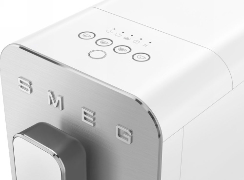 Автоматическая кофемашина Smeg BCC11WHMEU