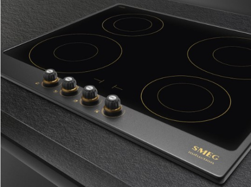 Индукционная варочная панель Smeg SI764AOM