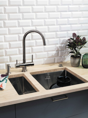 Смеситель Omoikiri Akita-GB нерж. сталь/графит